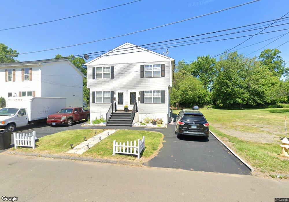 107 Johnson Ct, Stratford, CT 06615 - photo 1