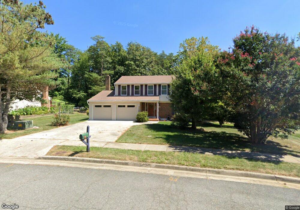 7413 Barkers Ct, Springfield, VA 22153 - photo 1