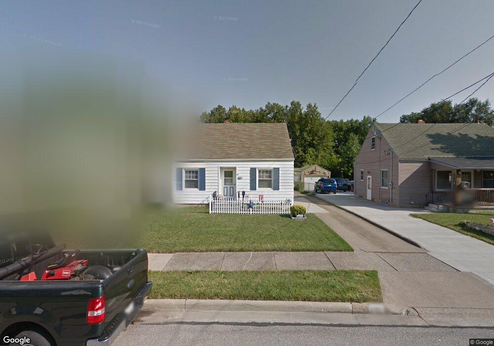 2561 E 37th St, Lorain, OH 44055 - photo 1