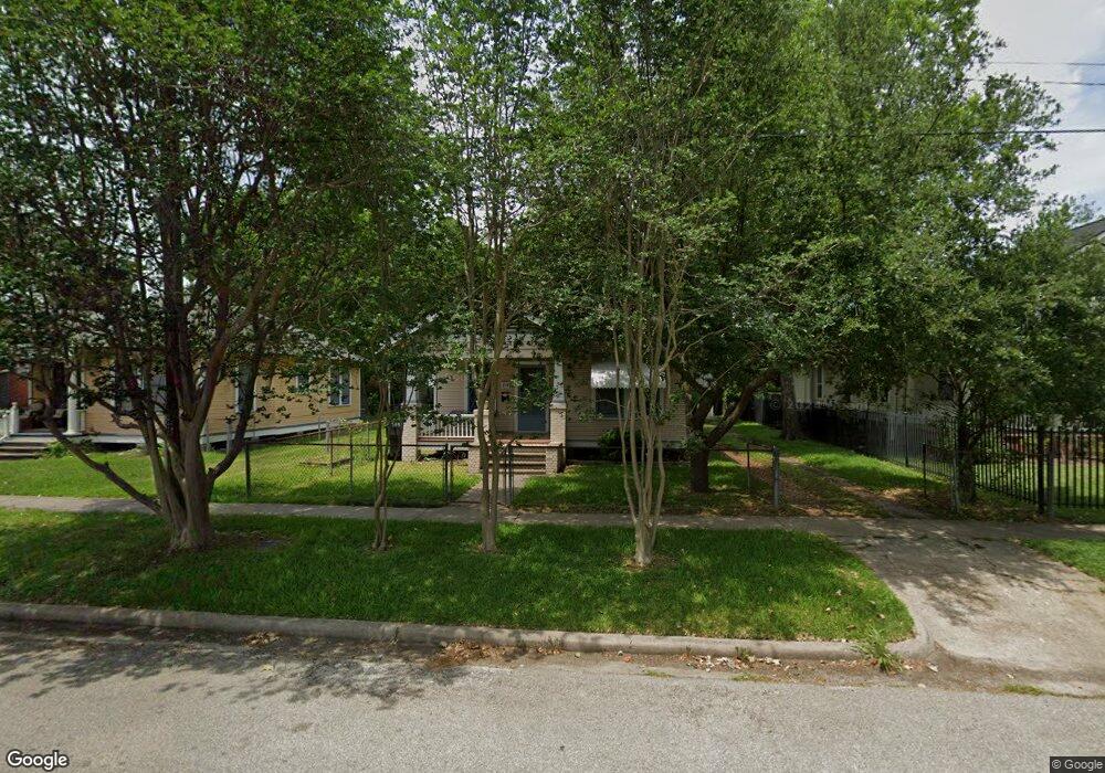 715 E 12th St, Houston, TX 77008 - photo 1