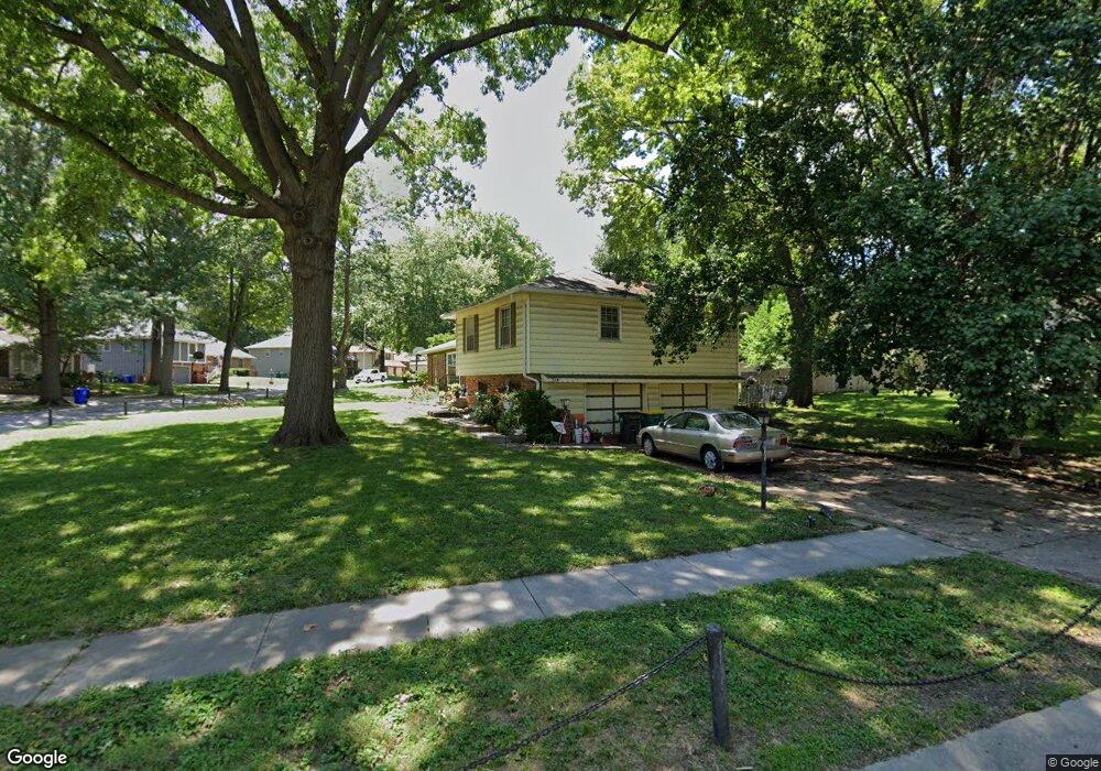 7220 Flint Dr, Shawnee, KS 66203 - photo 1