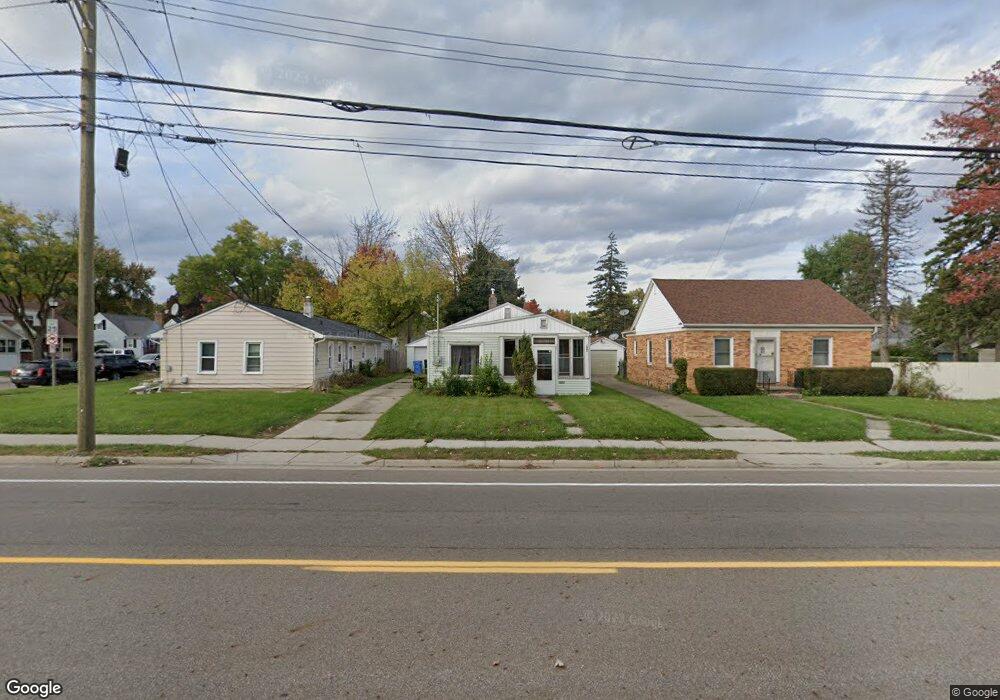 1324 W Mount Hope Ave, Lansing, MI 48910 - photo 1