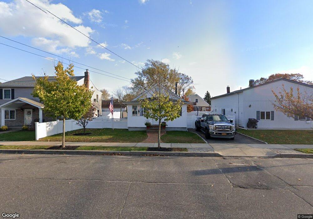 252 Oceanside Pkwy, Oceanside, NY 11572 - photo 1