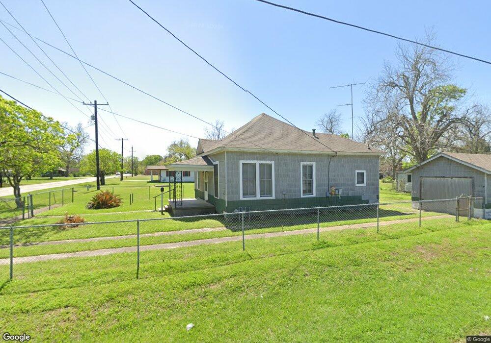 2800 Avenue B, Bay City, TX 77414 - photo 1