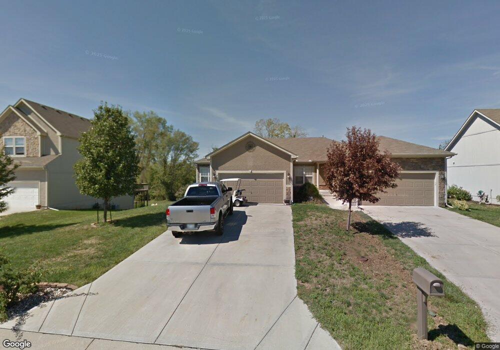 7610 Anderson St, Shawnee, KS 66227 - photo 1