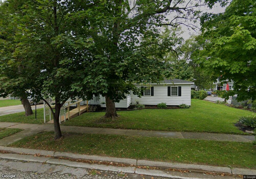 916 Riverside Dr, Lowell, MI 49331 - photo 1