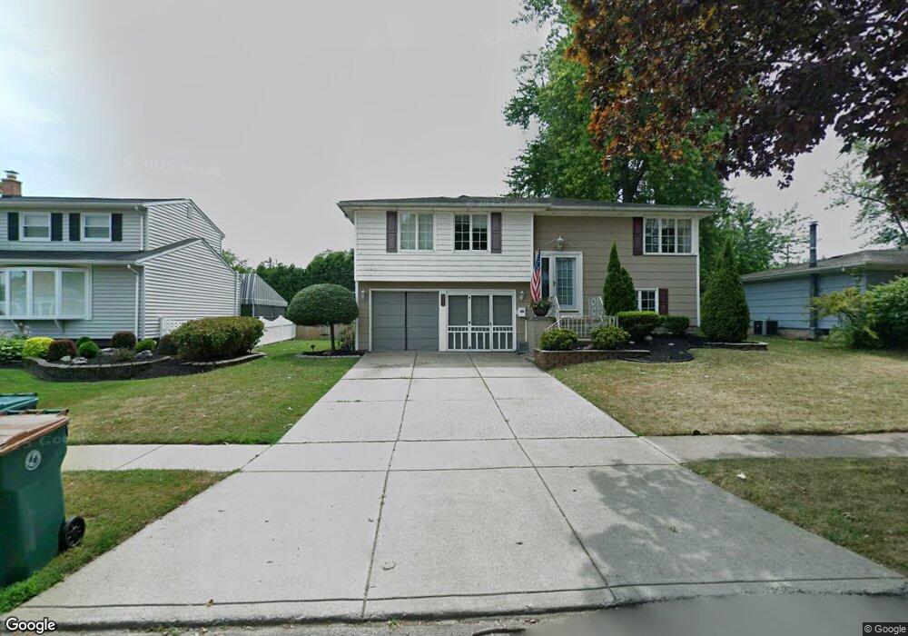 823 Deerfield Dr, North Tonawanda, NY 14120 - photo 1