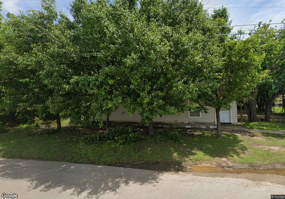 1028 Sabine Ave, Cleburne, TX 76031 - photo 1