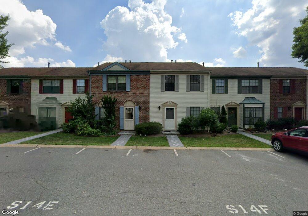 171 Chippenham Ct, Piscataway, NJ 08854 - photo 1