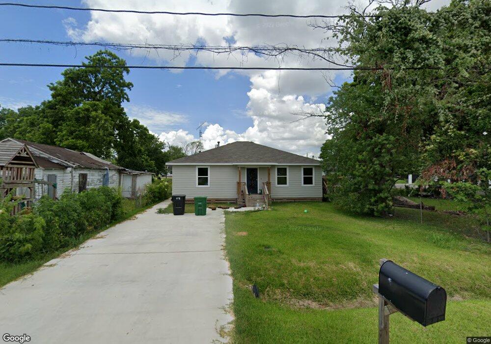 8419 Moon Beam St, Houston, TX 77088 - photo 1