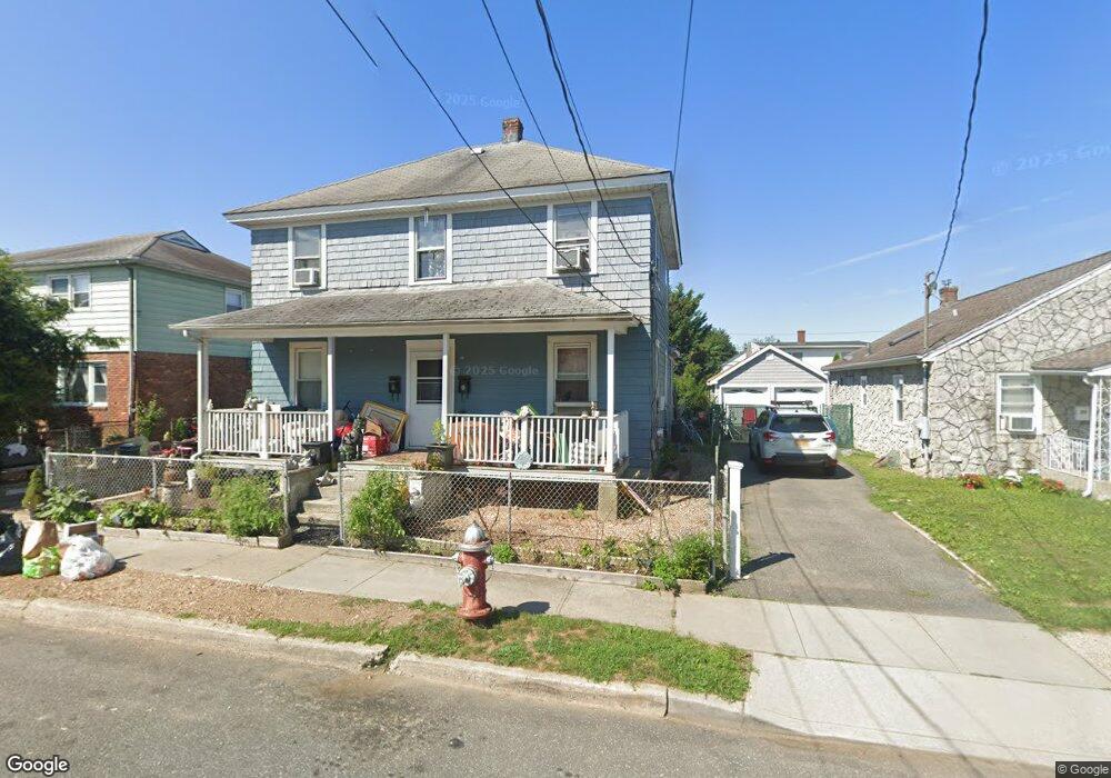 32 East Ave, Glen Cove, NY 11542 - photo 1