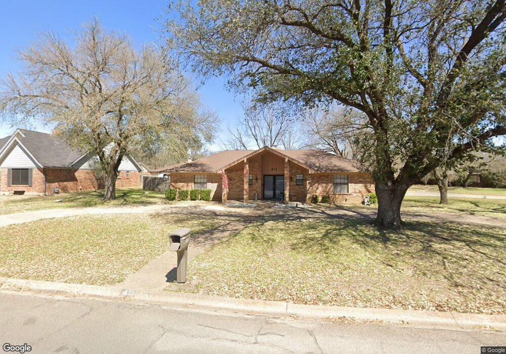 833 S Ridgeway Dr, Cleburne, TX 76033 - photo 1