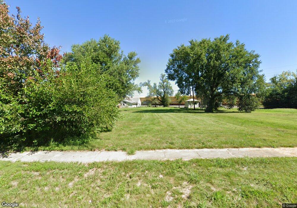 823 Myra St, Moberly, MO 65270 - photo 1