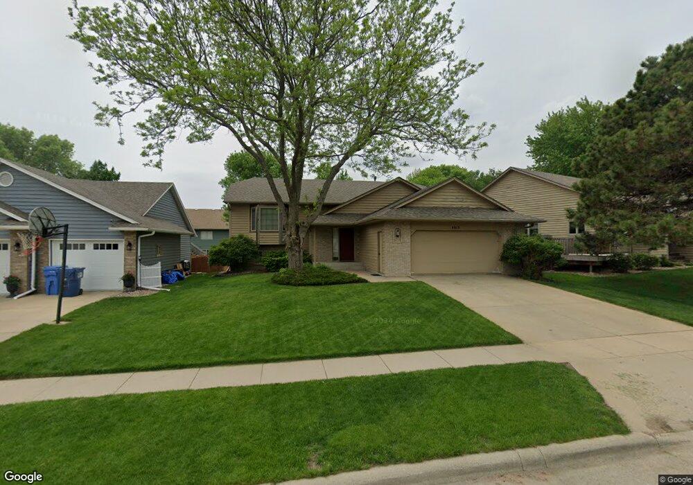 4815 E Blueridge Dr, Sioux Falls, SD 57110 - photo 1