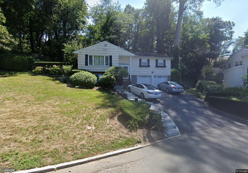 17 Woodland Rd, Glen Cove, NY 11542 - photo 1