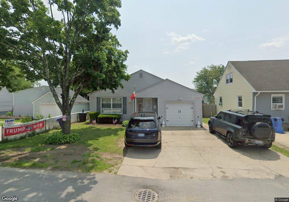 102 Knight St, Cranston, RI 02920 - photo 1
