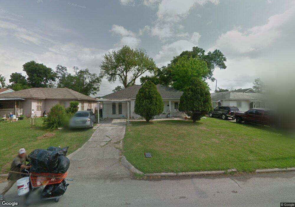 7423 Fairway Dr, Houston, TX 77087 - photo 1