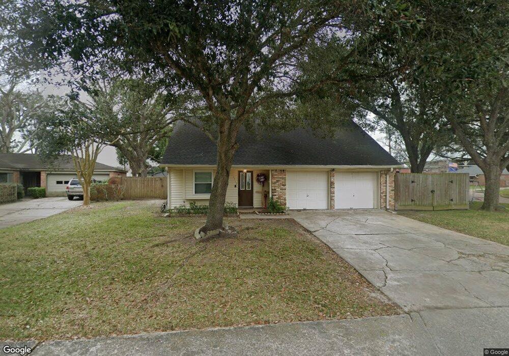 1517 Bayou Dr, Alvin, TX 77511 - photo 1