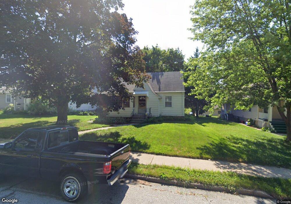 2028 Vine St, Davenport, IA 52804 - photo 1