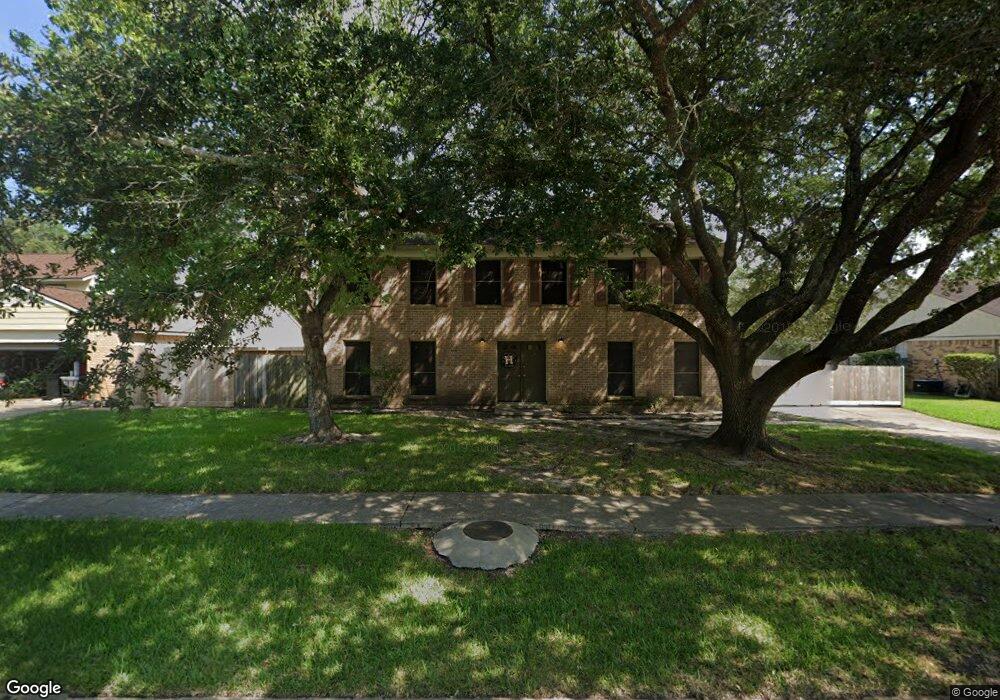 423 Gleneagles Dr, Friendswood, TX 77546 - photo 1