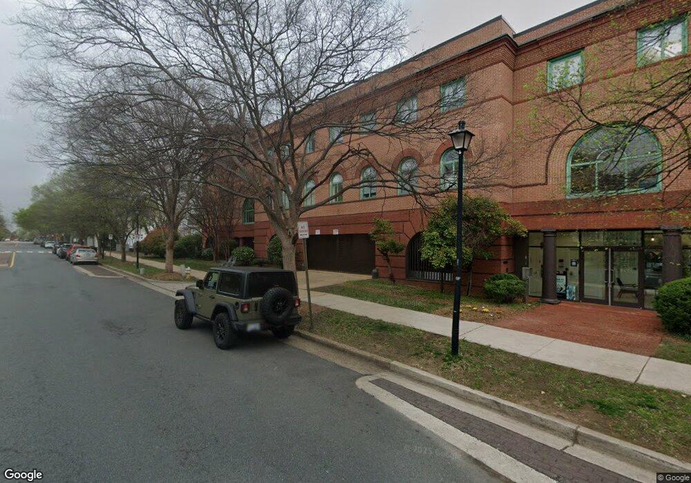 950 N Washington St, Alexandria, VA 22314 - photo 1