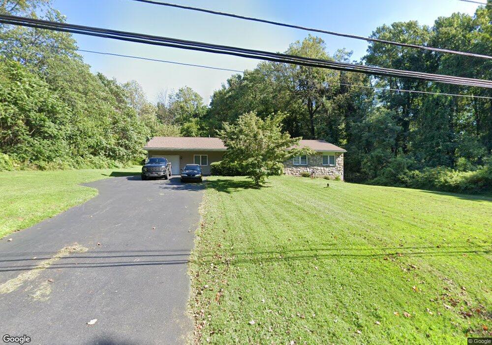 1590 Chestnut Hill Rd, Pottstown, PA 19465 - photo 1