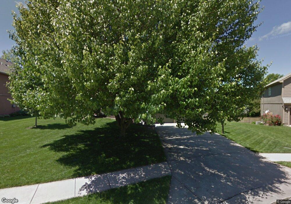 5604 Apache Ct, Shawnee, KS 66226 - photo 1