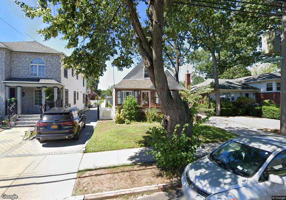 8022 260th St, Glen Oaks, NY 11004 - photo 1