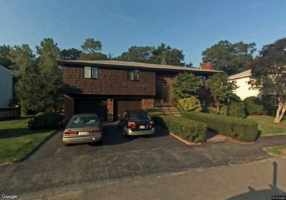 46 Fieldstone Dr, Stoneham, MA 02180 - photo 1