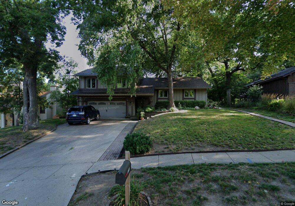 3713 Skyline Dr, Des Moines, IA 50310 - photo 1