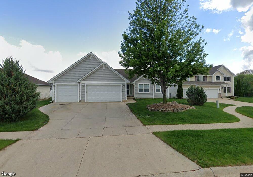 1524 Andover Ct, Cedar Falls, IA 50613 - photo 1