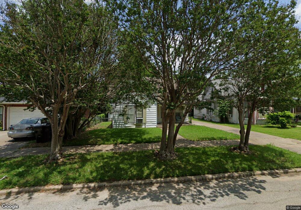 519 W Munson St, Denison, TX 75020 - photo 1
