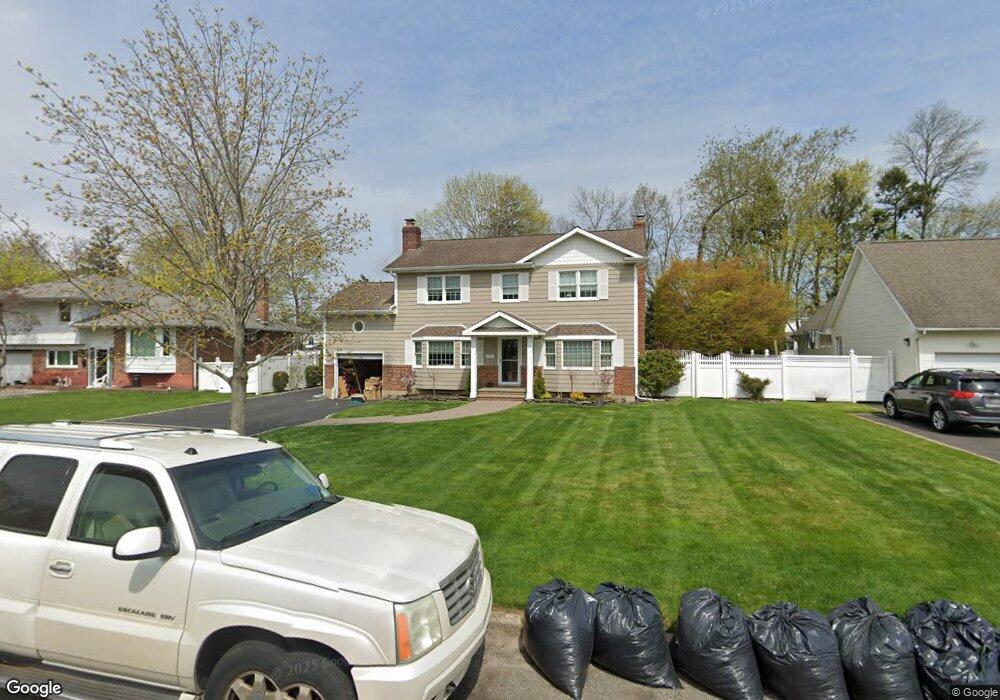 11 Hubbell St, ComMacK, NY 11725 - photo 1