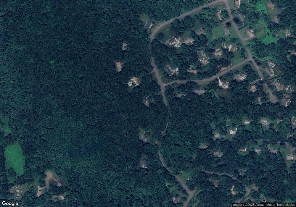 9 Cobblestone Ln, Newtown, CT 06470 - photo 1