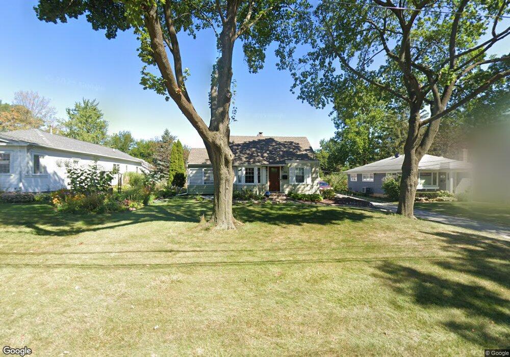 805 Pershing Ave unit West Room, Wheaton, IL 60189 - photo 1