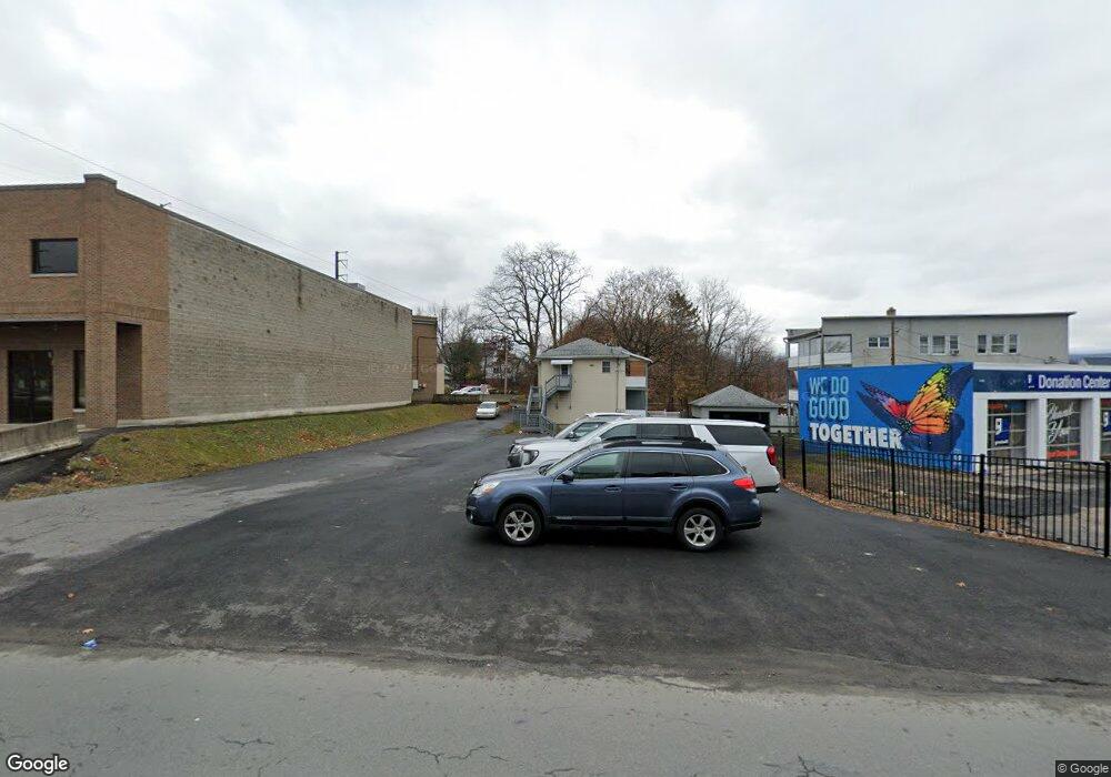 610 3rd St, Dunmore, PA 18512 - photo 1