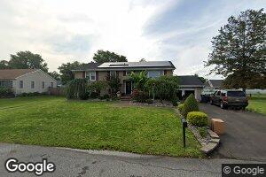 3 Hance Dr, Cookstown, NJ 08511