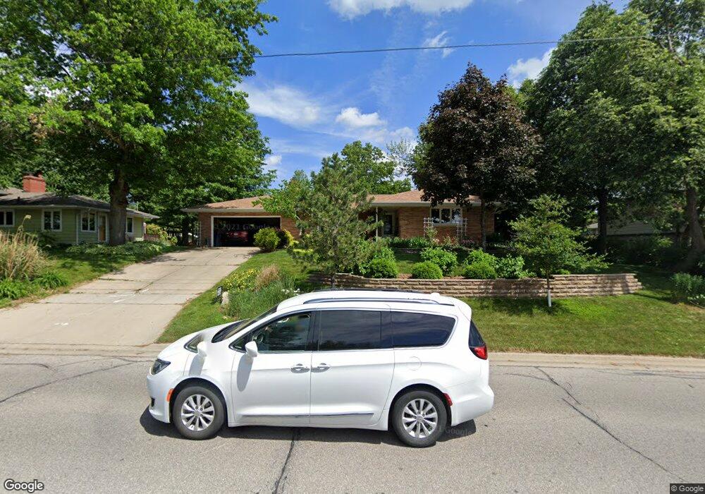 1523 W 18th St, Cedar Falls, IA 50613 - photo 1