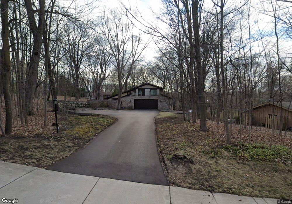 4628 Sparrow Rd, Minnetonka, MN 55345 - photo 1