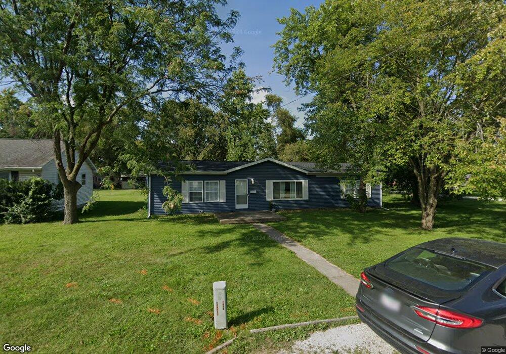 824 E Short St, Tuscola, IL 61953 - photo 1