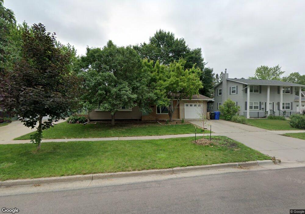 2909 3rd St N, Fargo, ND 58102 - photo 1