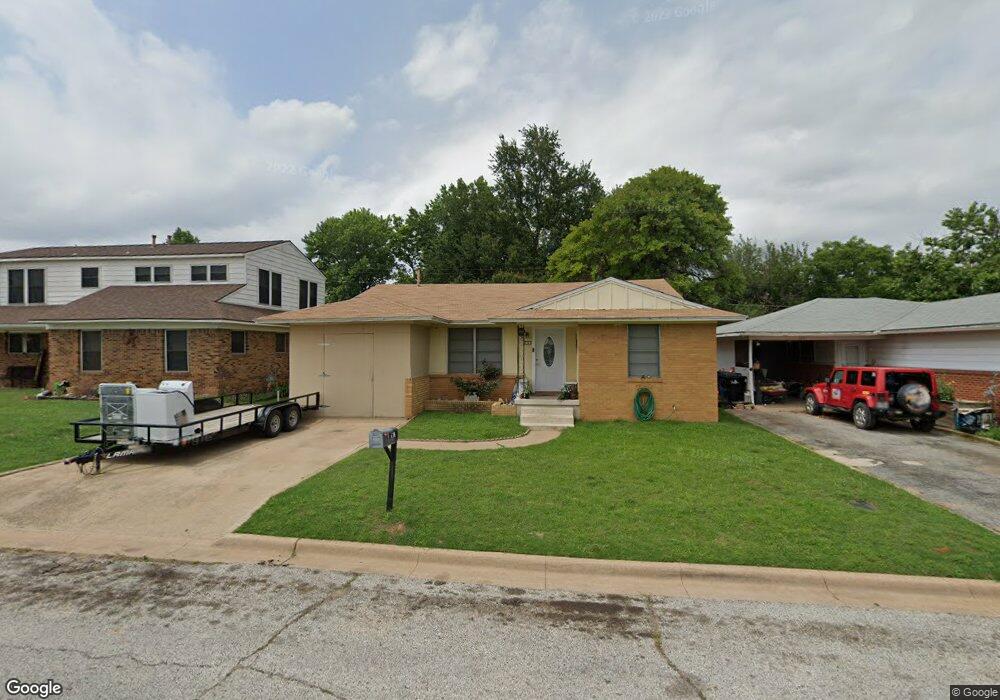 733 W Brock St, Denison, TX 75020 - photo 1