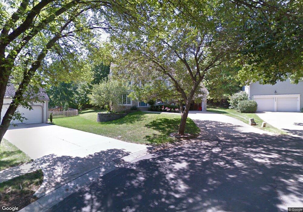 8532 Hallet St, Lenexa, KS 66215 - photo 1