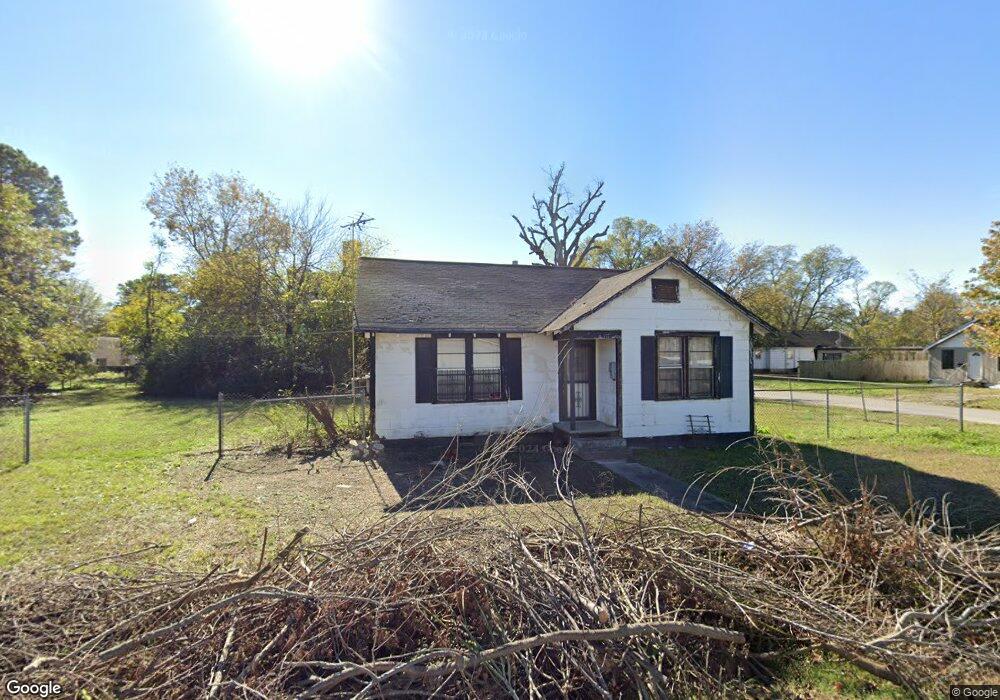 217 W Mckinley St, Stuttgart, AR 72160 - photo 1