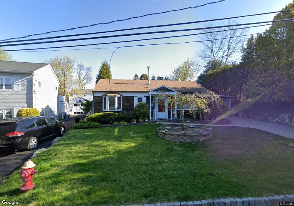 10 Bainbridge Ct, Yonkers, NY 10710 - photo 1