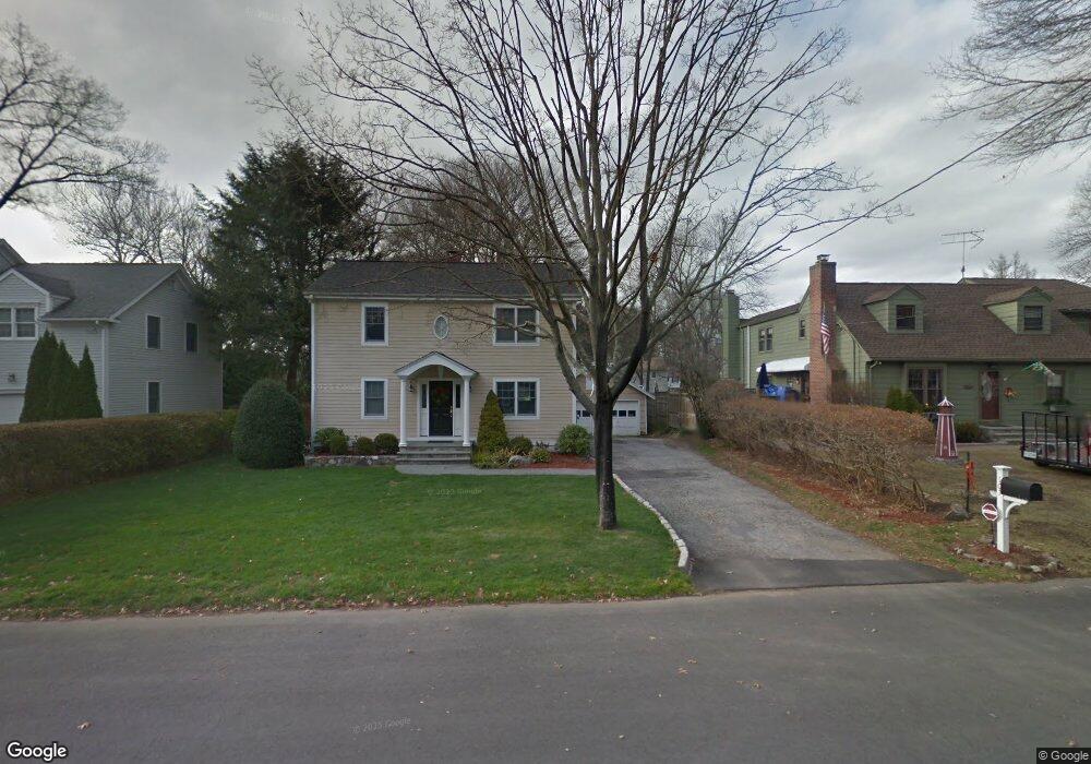 107 Woods End Rd, Fairfield, CT 06824 - photo 1