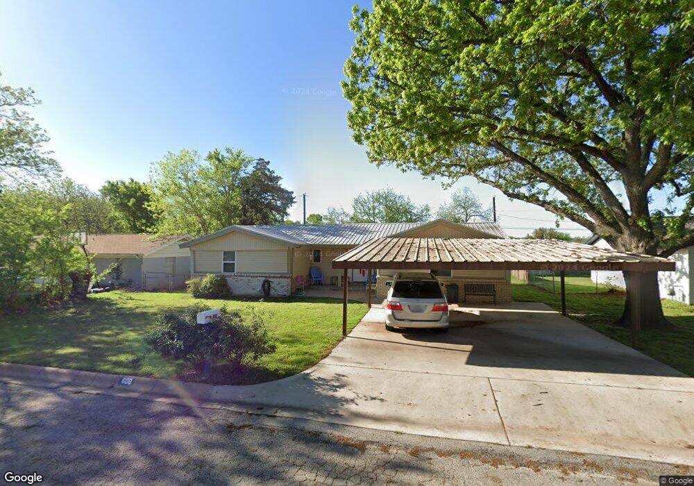 608 E Water St, Weatherford, TX 76086 - photo 1