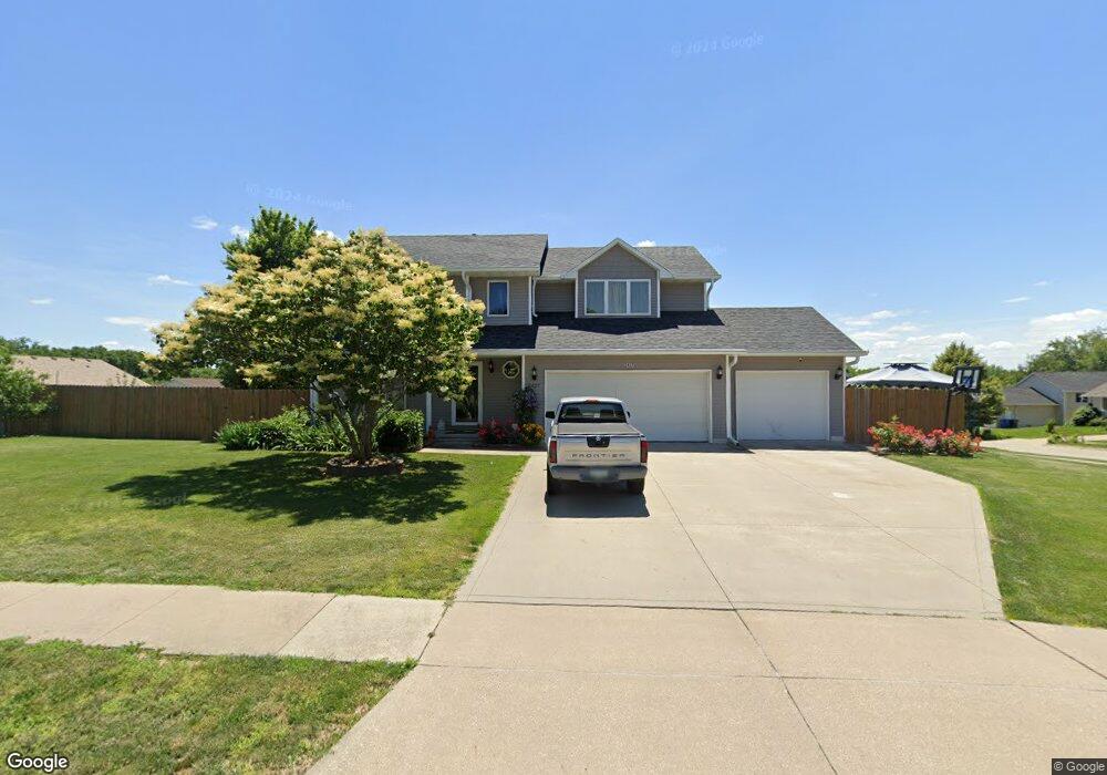 2427 E Marion St, Des Moines, IA 50320 - photo 1