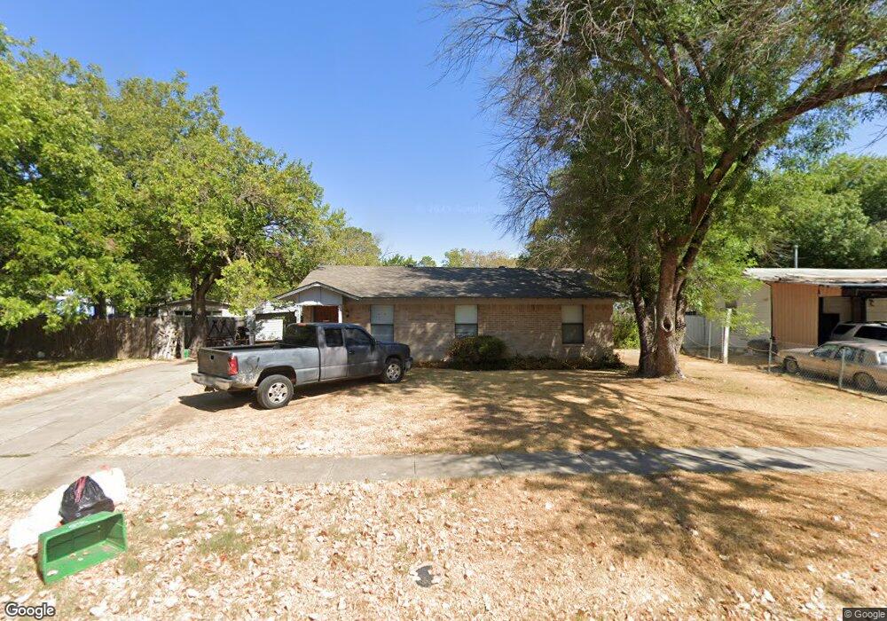 522 Clarice St, Grand Prairie, TX 75051 - photo 1