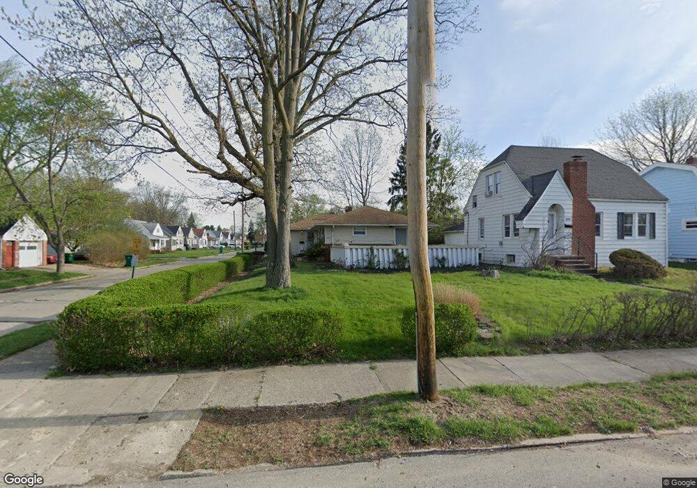 18611 Raymond St, Maple Heights, OH 44137 - photo 1